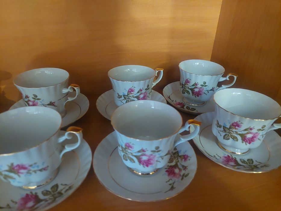 Serwis kawowy Chodzież na 12 osób