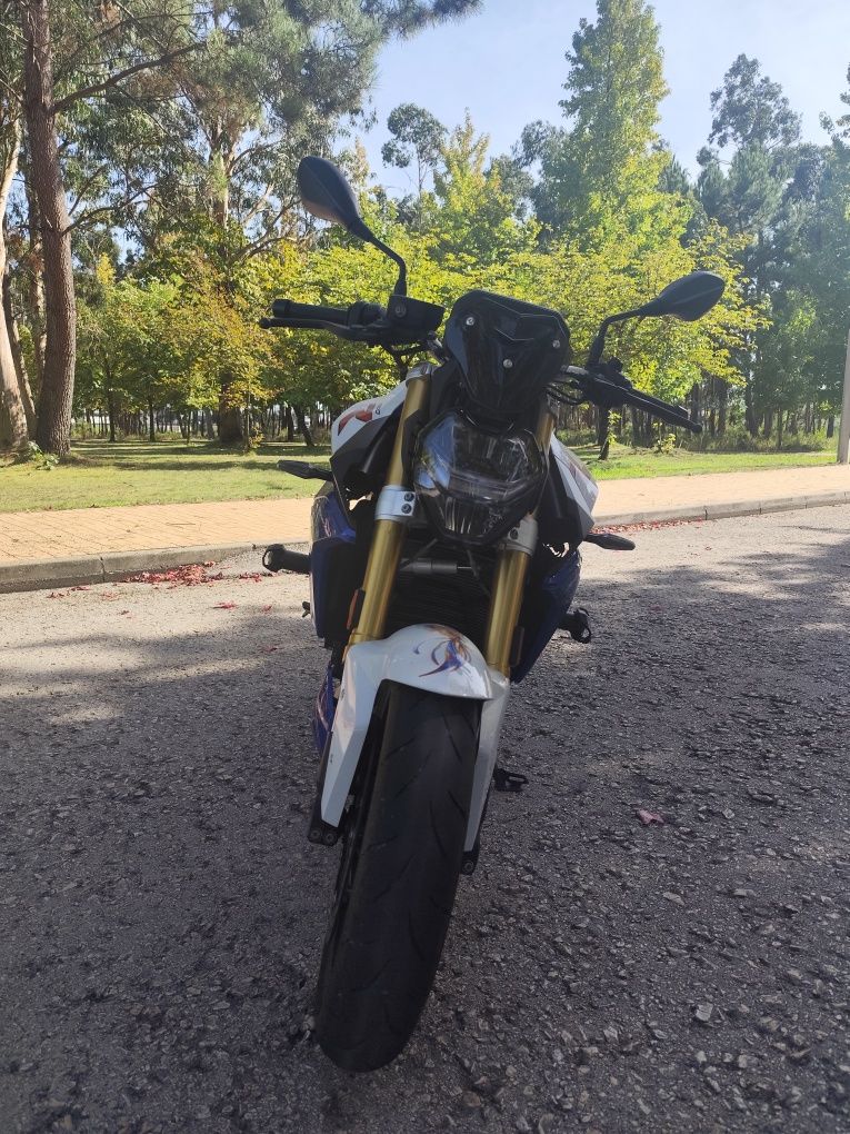 BMW F900r com garantia