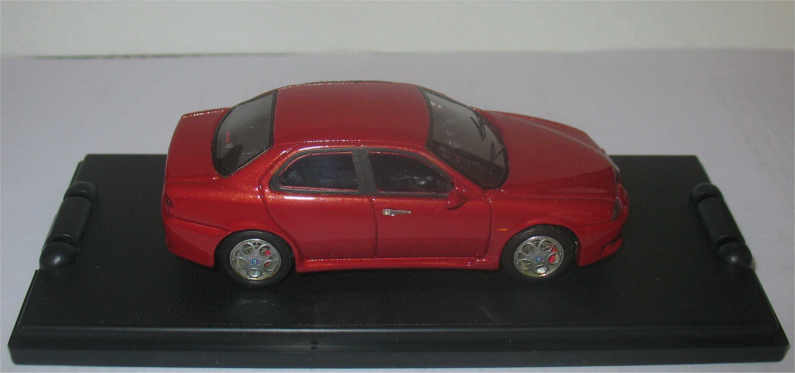 Alfa Romeo 156 GTA - Berlina (Escala 1/43)