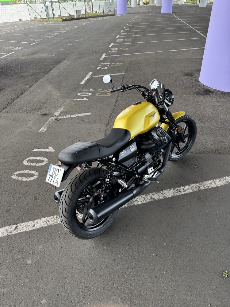 Moto Guzzi V7 850 - Set 2023