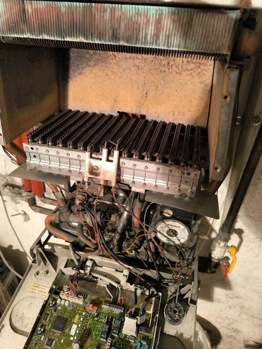 piec kocioł gazowy dwufunkcyjny VAILLANT B11BS uszkodzony