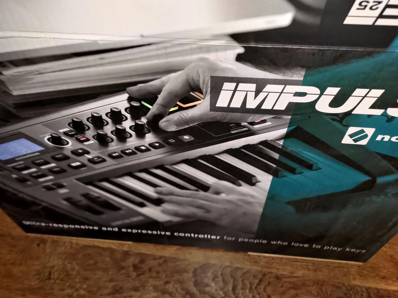 Novation Impulse 25 klawiatura MIDI kontroller