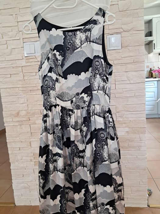 Elegancka koktajlowa sukienka