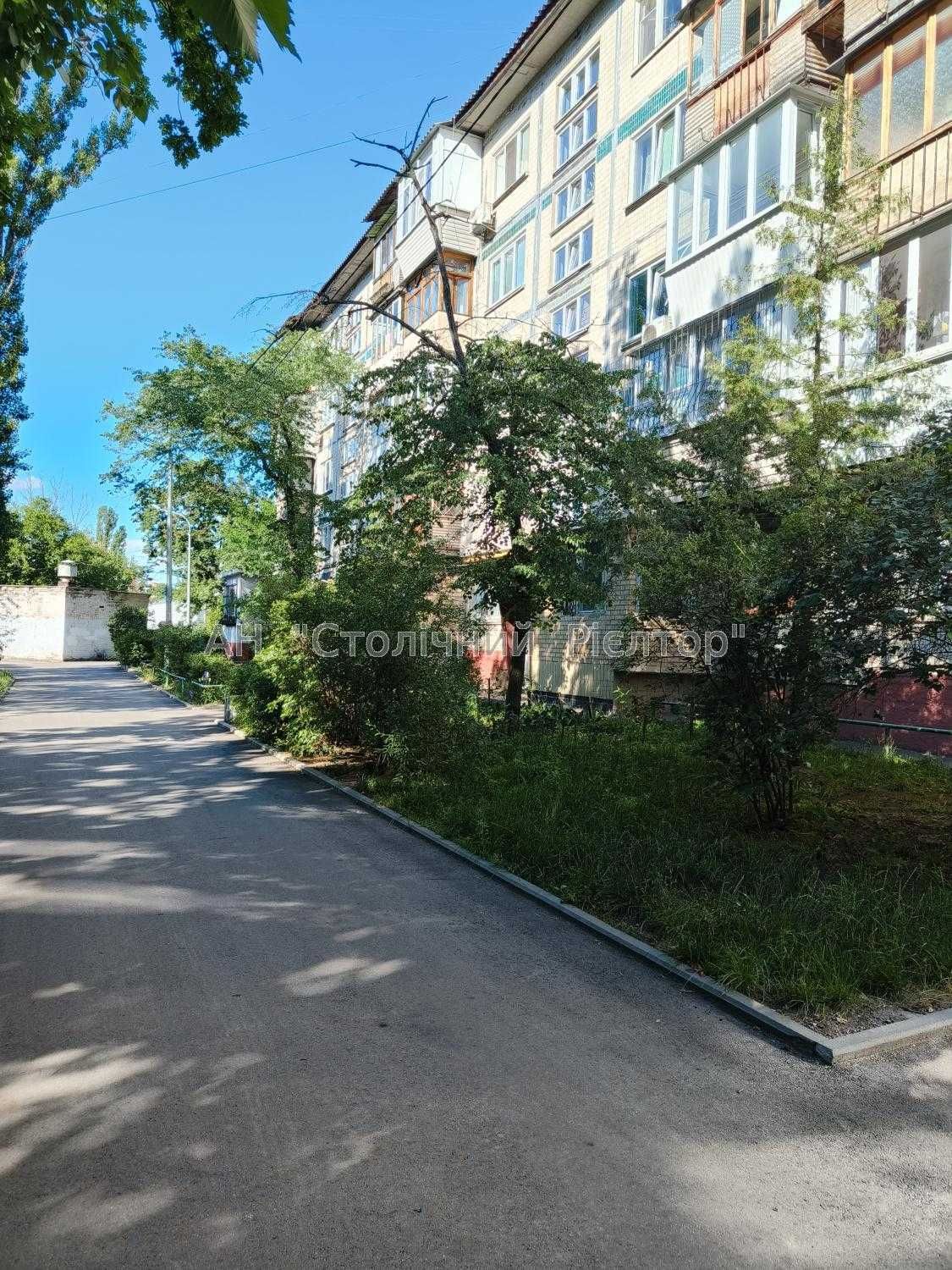 Продаж 2-к квартири в 5-хв. від м.Дарниця. Дарницький бульвар.