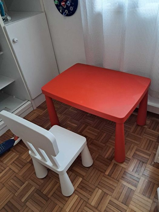 Conjunto Cadeira e Mesa Infantil IKEA MAMMUT