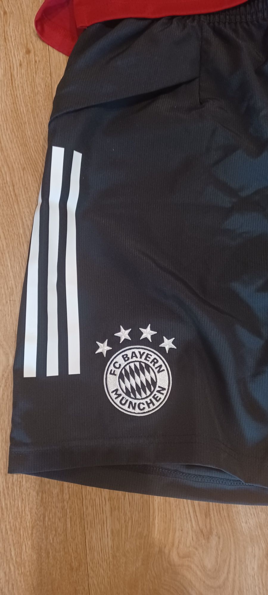 Camisola e calções Oficial do BAYERN