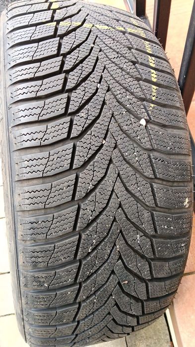 Opony 235/45/18  zimowe nexen kompl.