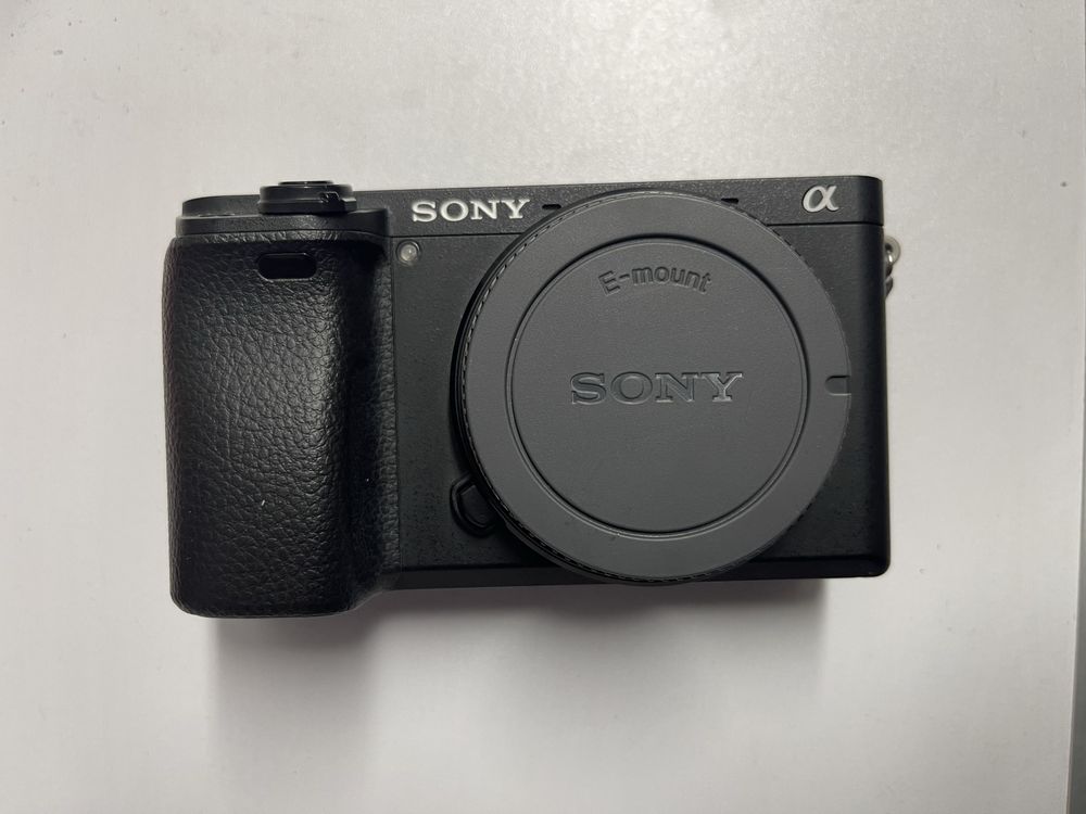 Sony a6300 APS-C 4K ILCE-6300 com 3148 disparos