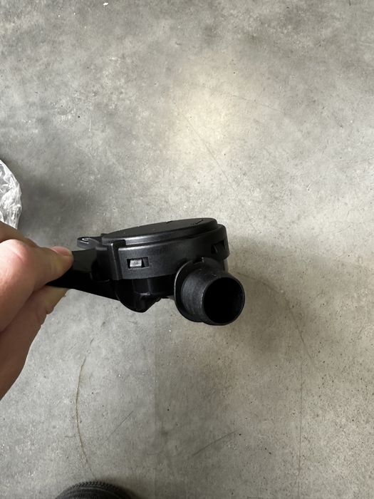 Клапан вентиляции картерних газів сапун спрінтер Sprinter W906 W639