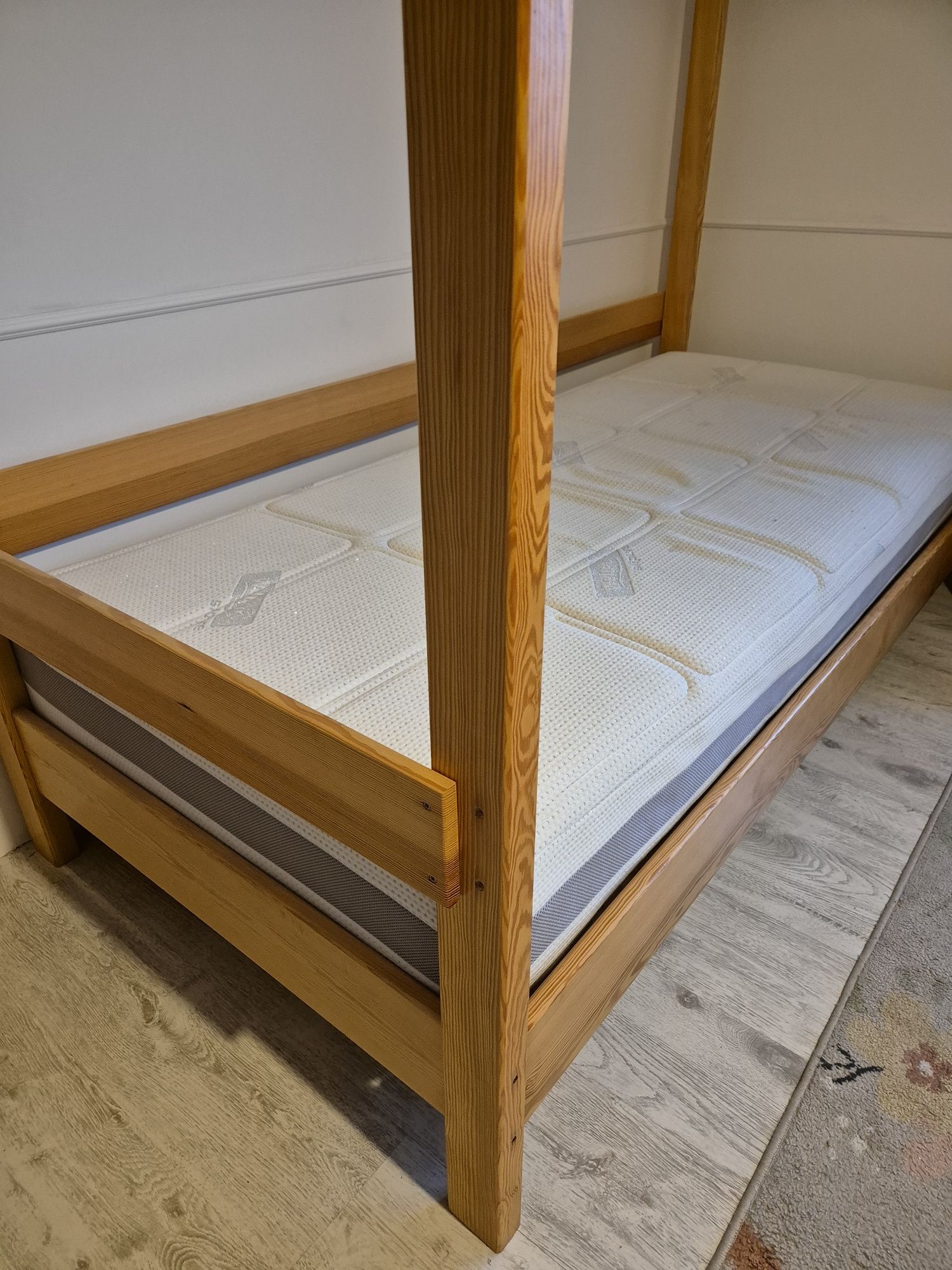 Łóżko domek 100x210 stan idealny z materacem Ikea 90x200