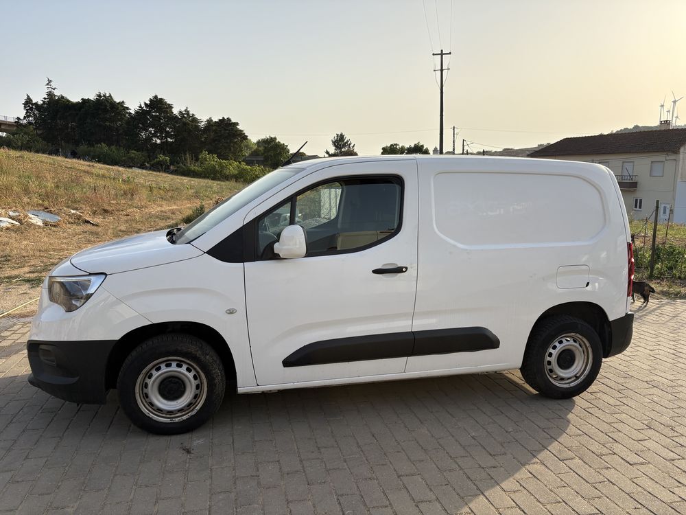 Opel Combo 1.5, AC, GPS,  Alarme de Compartimento de Carga