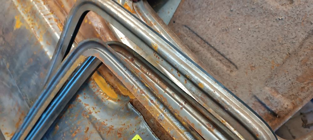 Fiat 126p ramka szyby tylnej wewnętrzna oryginalna