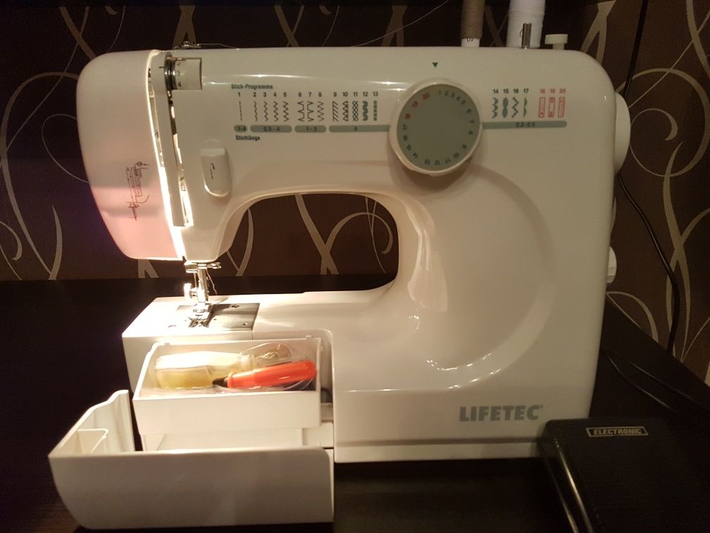Швейна машина LIFETEC