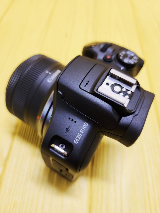 Фотоапарат CANON EOS R100 + RF-S 18-45 IS STM Black
