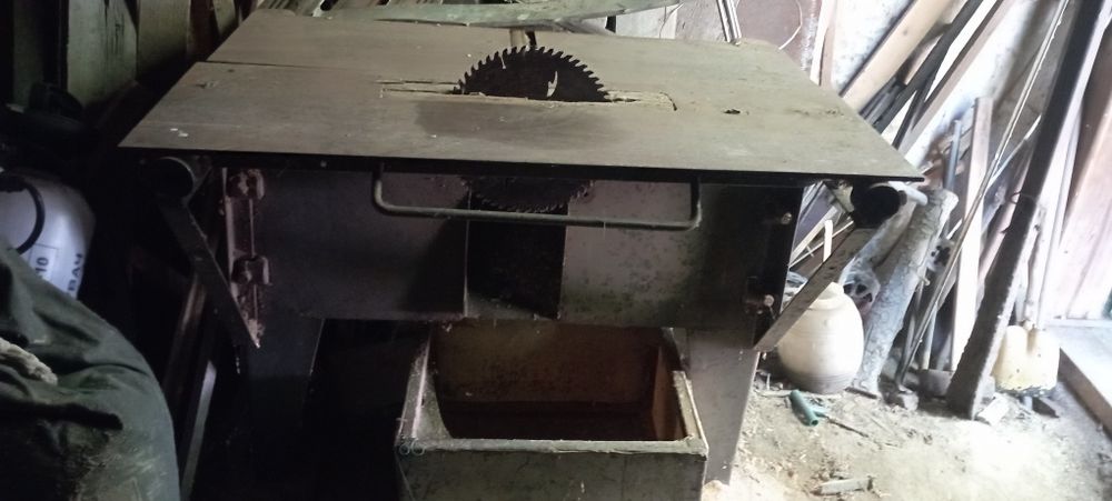 Продам комбинированный деревообрабатывающий станок  цикулярка+фуганок