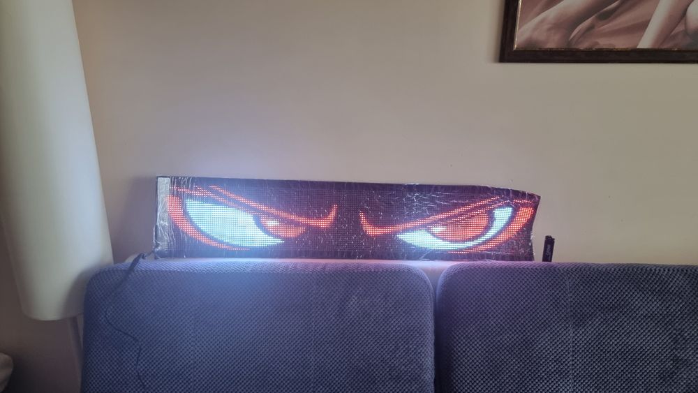 Глаза дьявола в авто или как рекламная вывеска