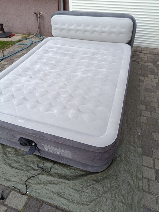 Materac intex z zagłówkiem łóżko
