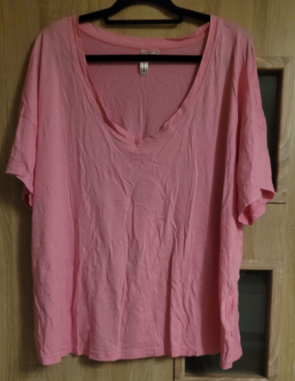 Różowy T-shirt rozmiar 52