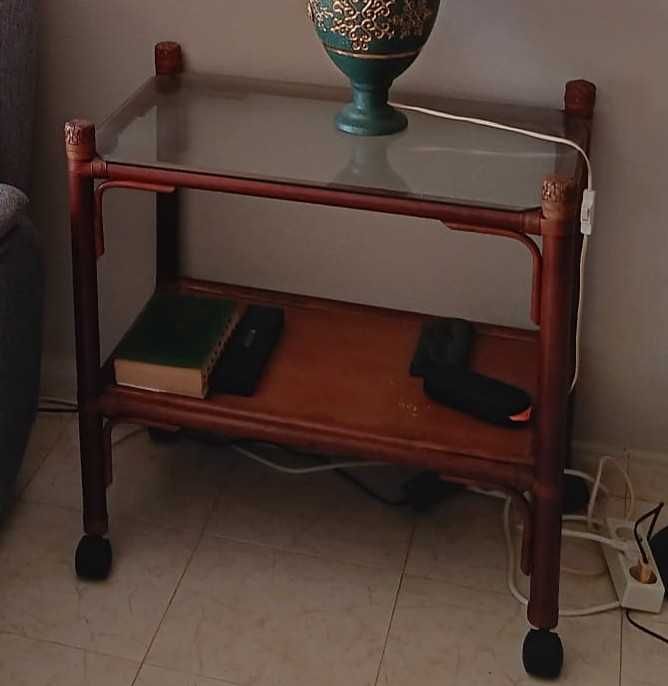Conjunto de sofá e mesas em bambú