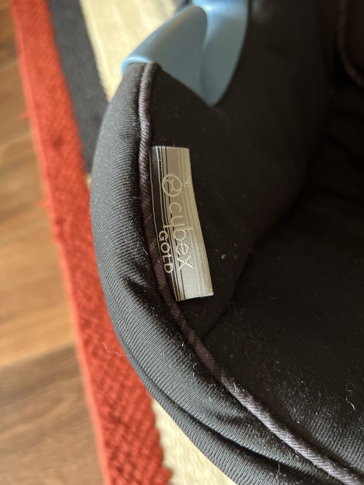 Fotelik samochodowy z bazą Cybex Aton M-i Size