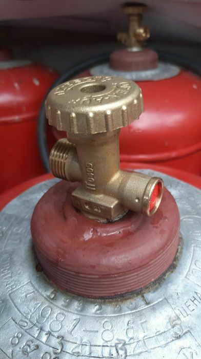 Заміна вентиля на газовому балоні пропан 50 літрів 27 літрів