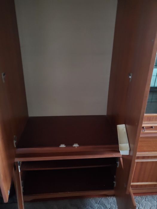 Мебель - стенка, 4 модуля по 90 см высота 2.26