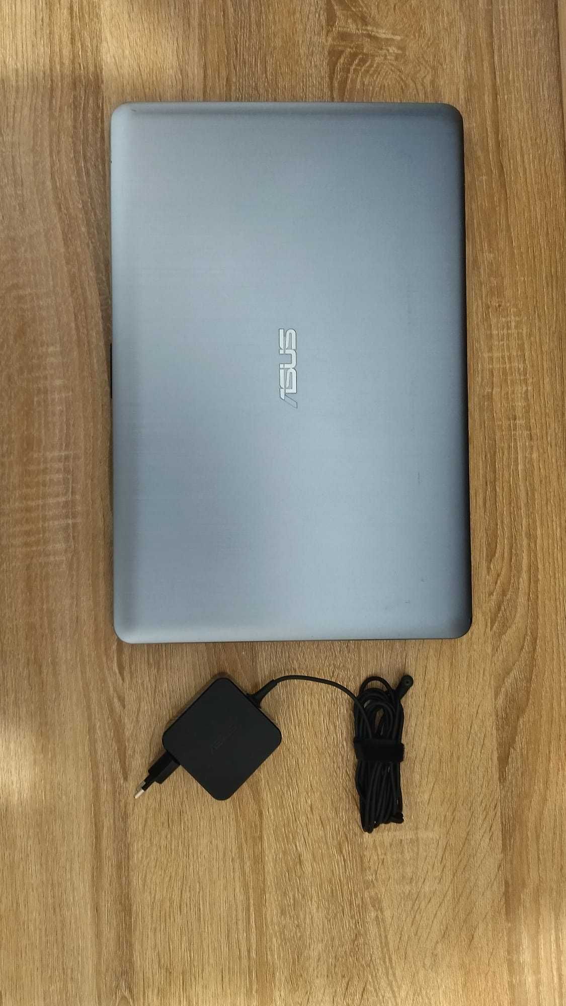 Portátil Asus F540YA-E2AR2