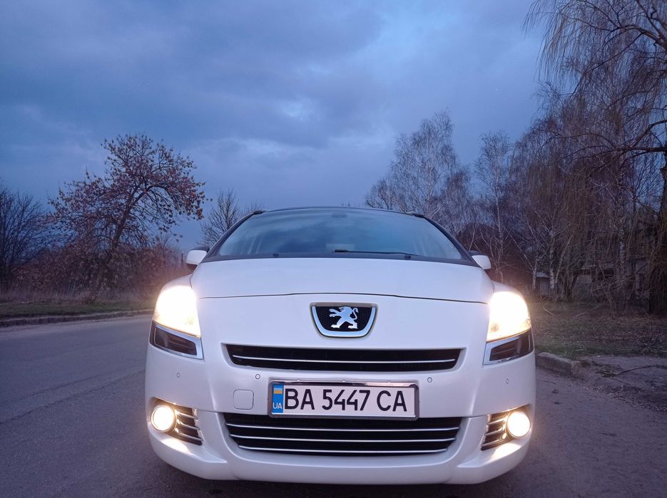 Продам Пежо 5008 2л.HDI