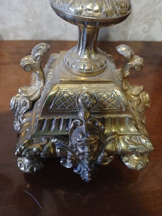 Victorian.Biass.Винтажные часы с канделябрами .