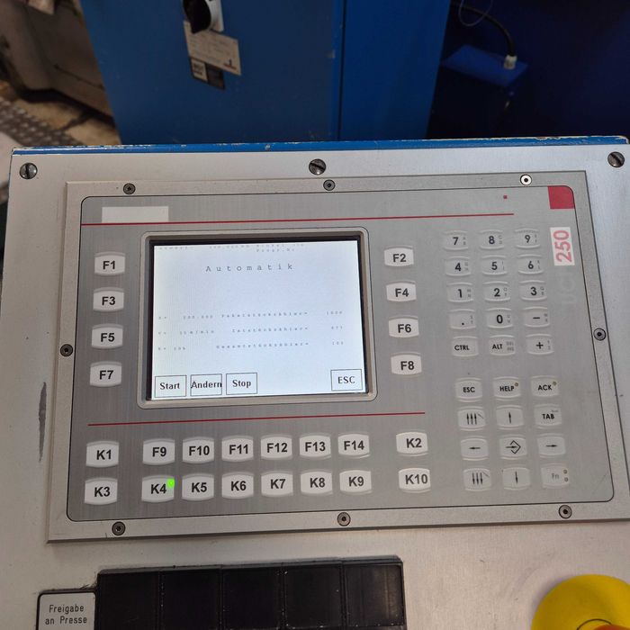 Podajnik walcowy servo do prasy/blachy DREHER 1082