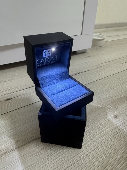 Коробка для каблучки з ліхтариком