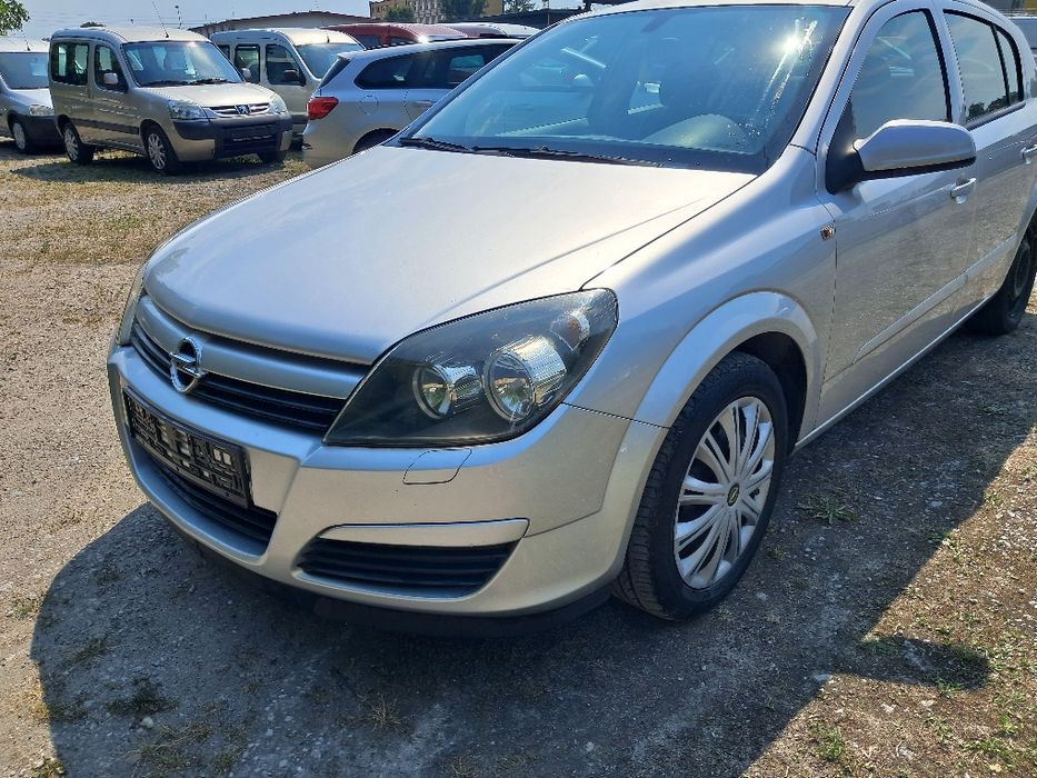Opel Astra .1.6 105koni .5Drzwi . zarejestrowany