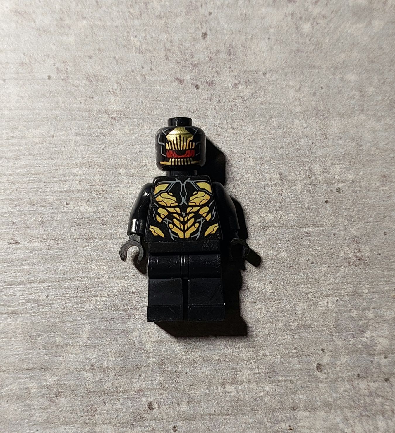 LEGO minifigures Прибулець з Війни нескінченності(Оригінальна фігурка)