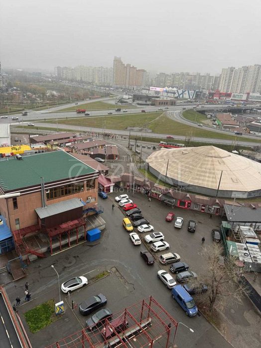 вул. Срібнокільська 3В , 56.6м2 біля метро Позняки Дарницький район