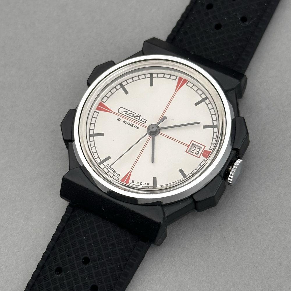 Zegarek vintage Slava – unikat | sportowy styl | data | USSR