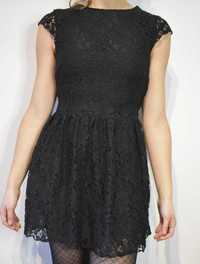 Vestido curto preto rendado