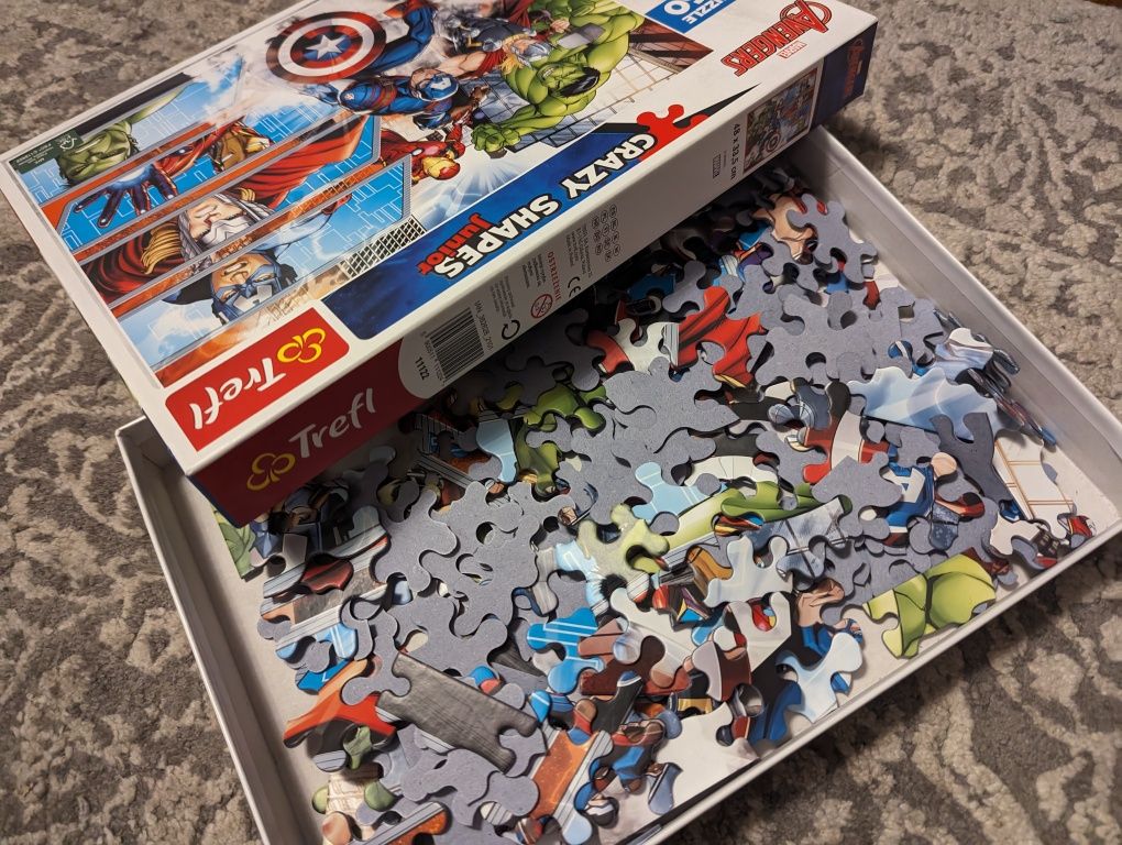 Avengers puzzle 160 el od Trefl