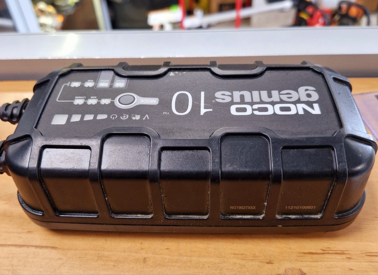 Prostownik NOCO genius 10 bdb
