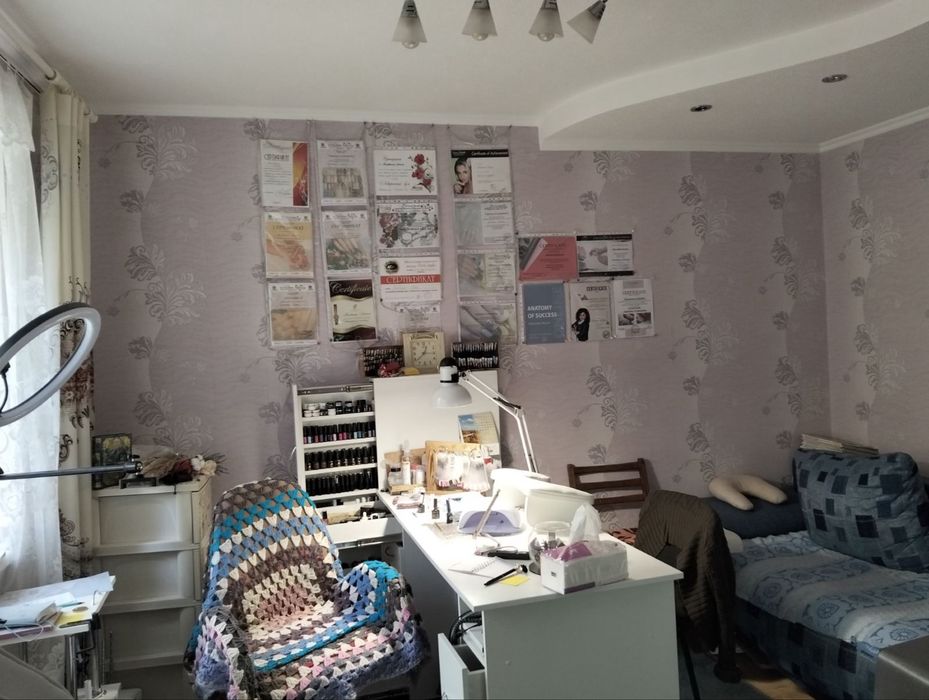 Продам гостинку з ремонтом