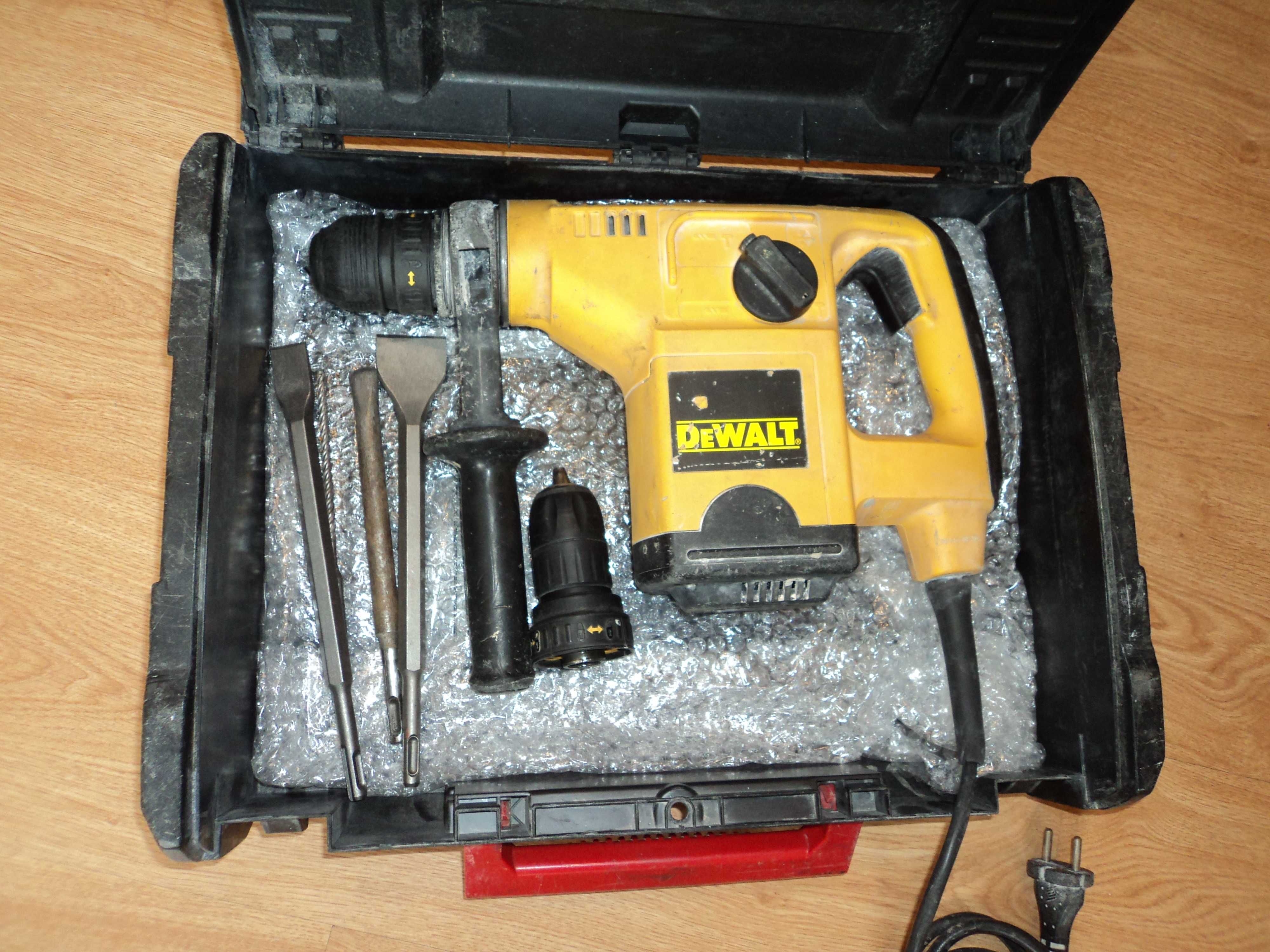 Dewalt d25404 qs mocna  mlotowiertarka 3-funkc.900w 4.2 j z kuciem