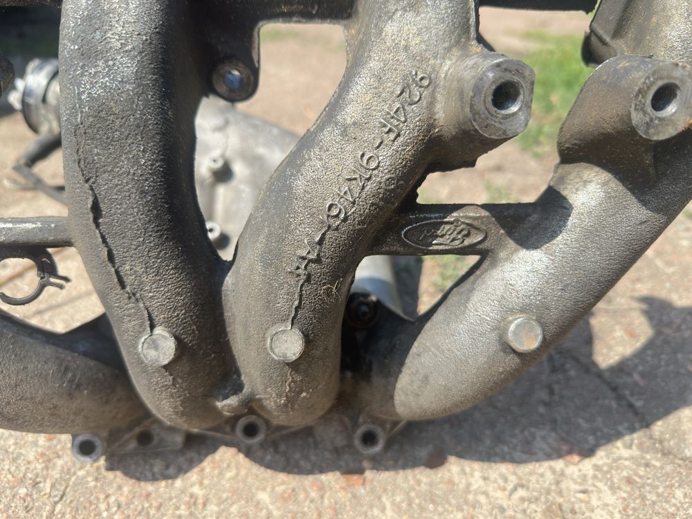 Впускной коллектор на Ford 924f-9425BB