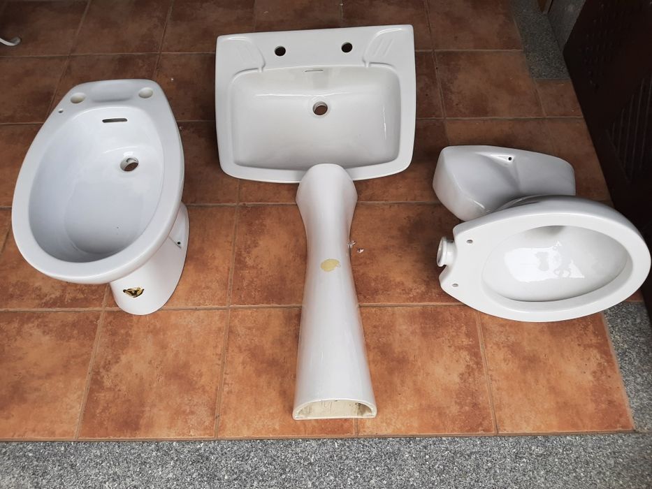 Louças de casa de banho novas - Valadares