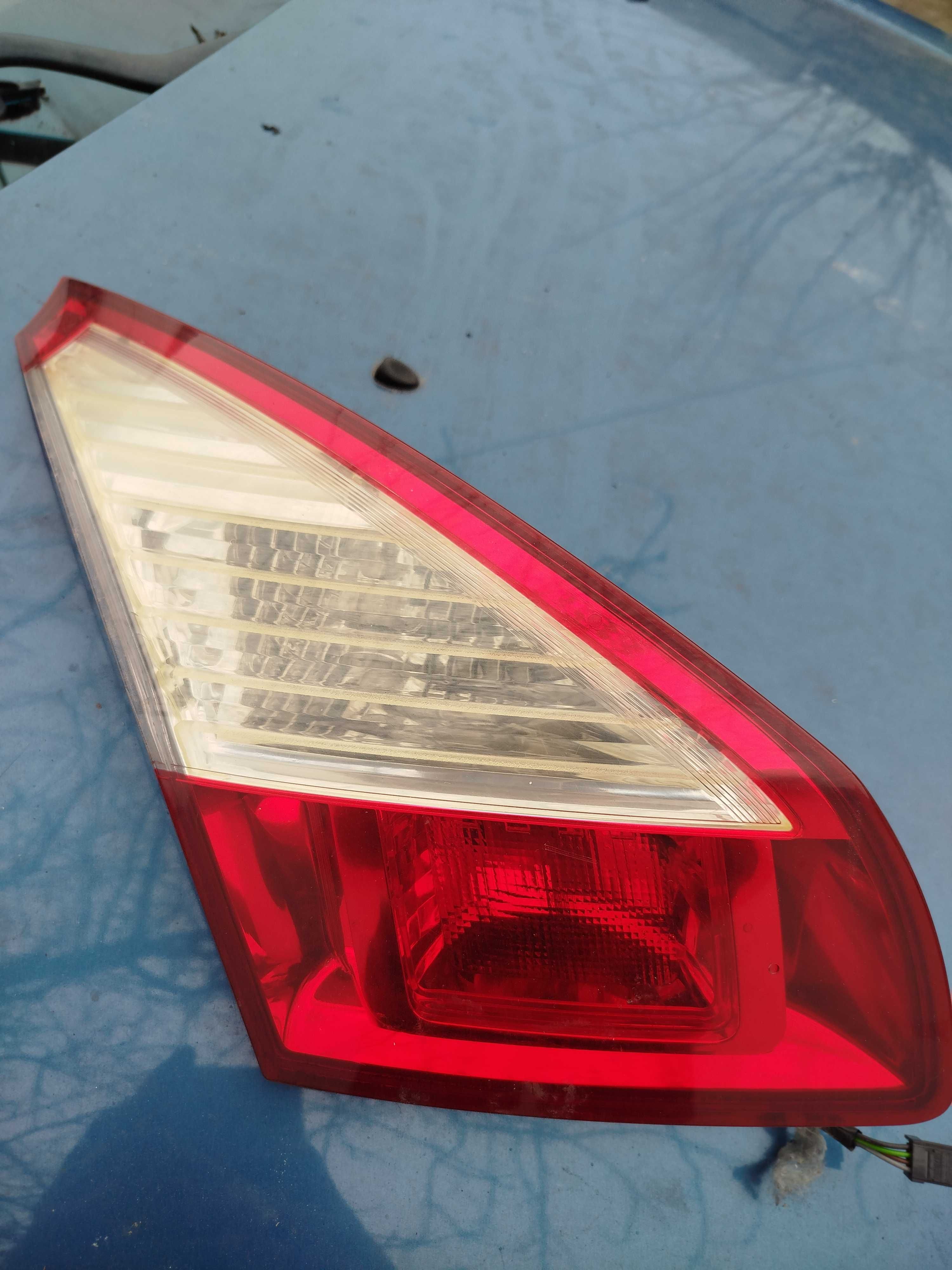 Задній фонар стоп Renault Megane 3 лівий на багажник хетчбек