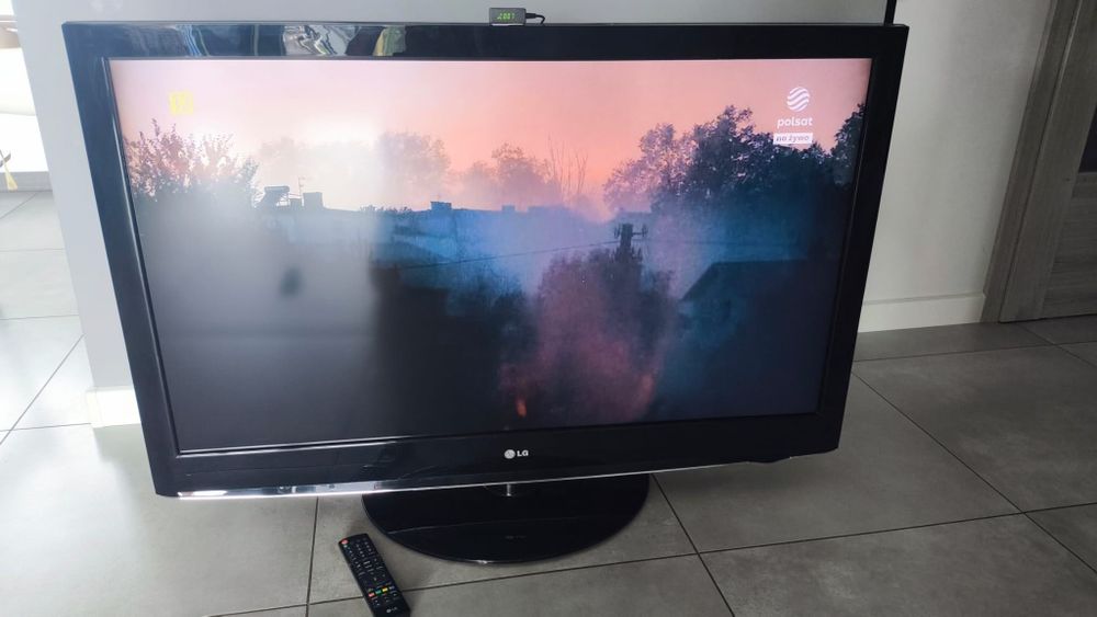 Telewizor LG 47 cali + Dekoder DVB-T