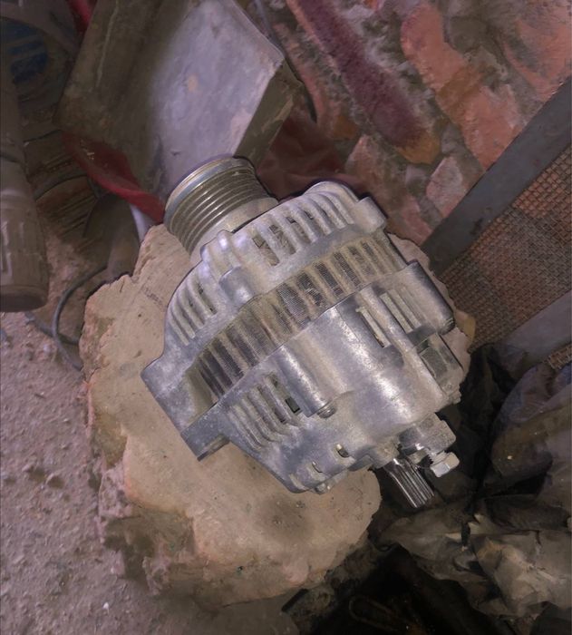 Продам генератор на хюндай санта фе 2001 рік