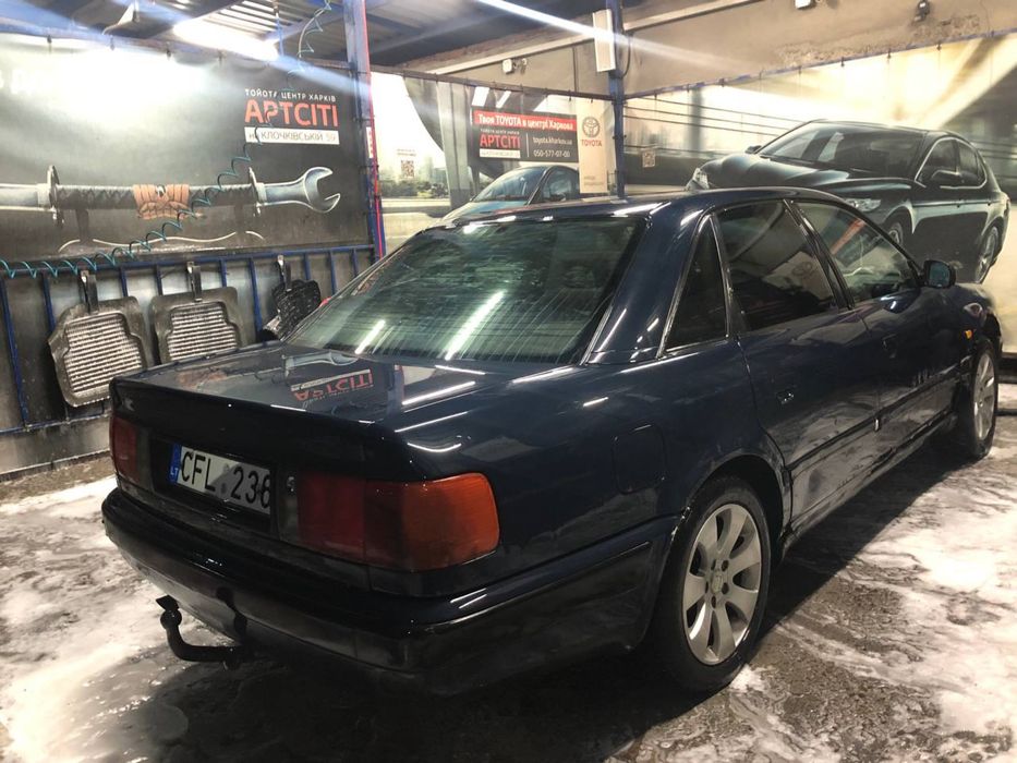 Audi 100 2.3 газ/бензин на полном ходу, технически в неплохом состояни