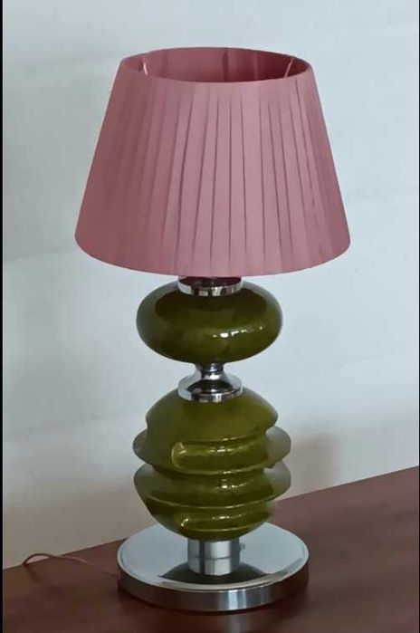 Candeeiro de mesa intemporal