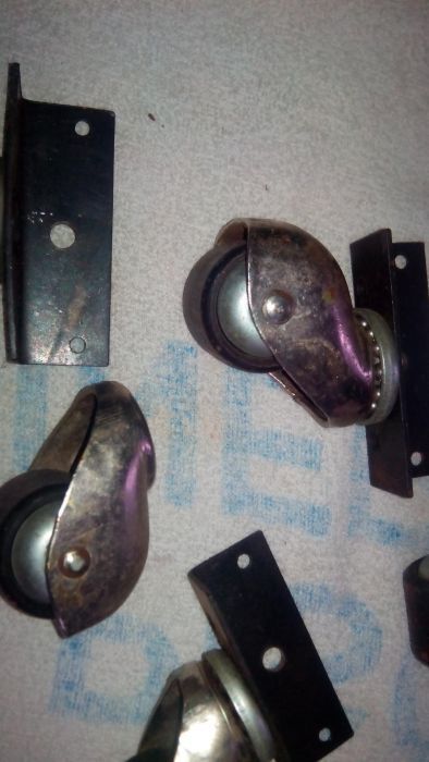 Ролік меблевий..