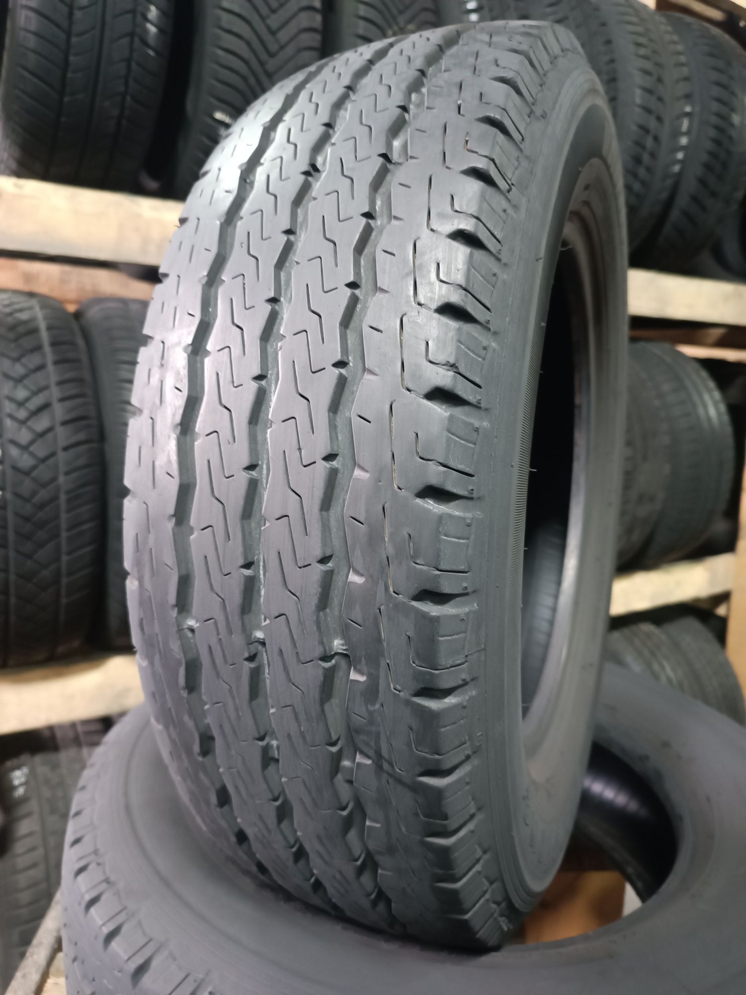 Літні шини FIRESTONE 195/70 R15 C резина Р15 С