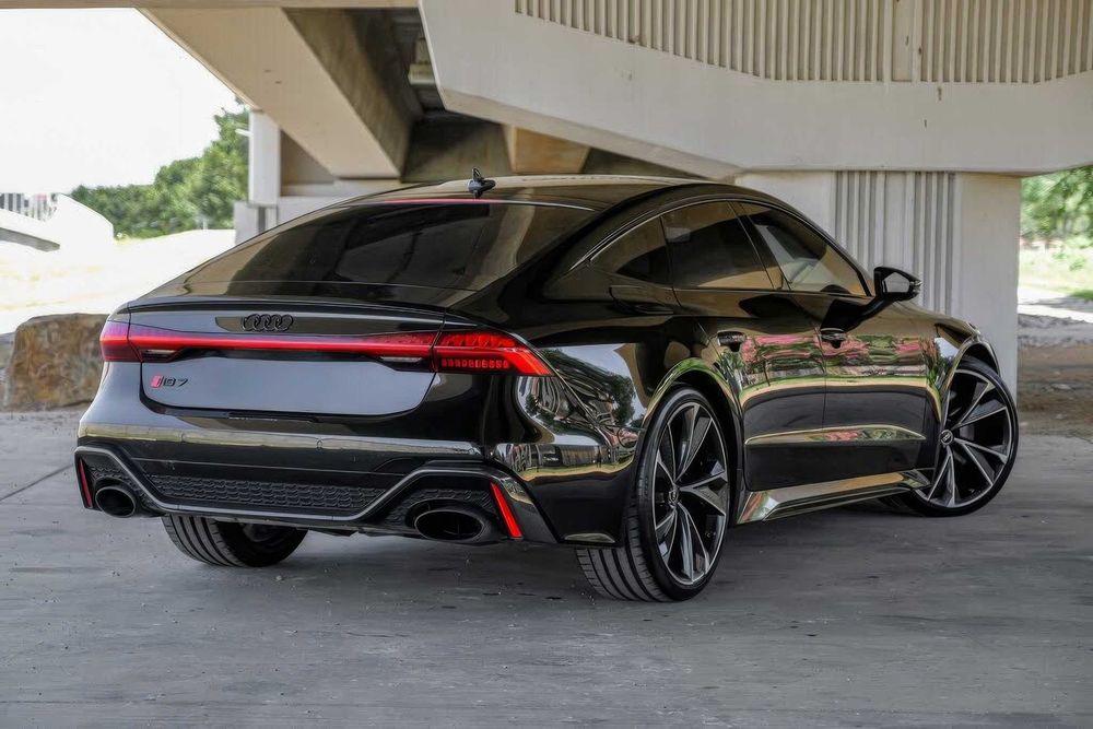 Audi RS7 quattro      2021
